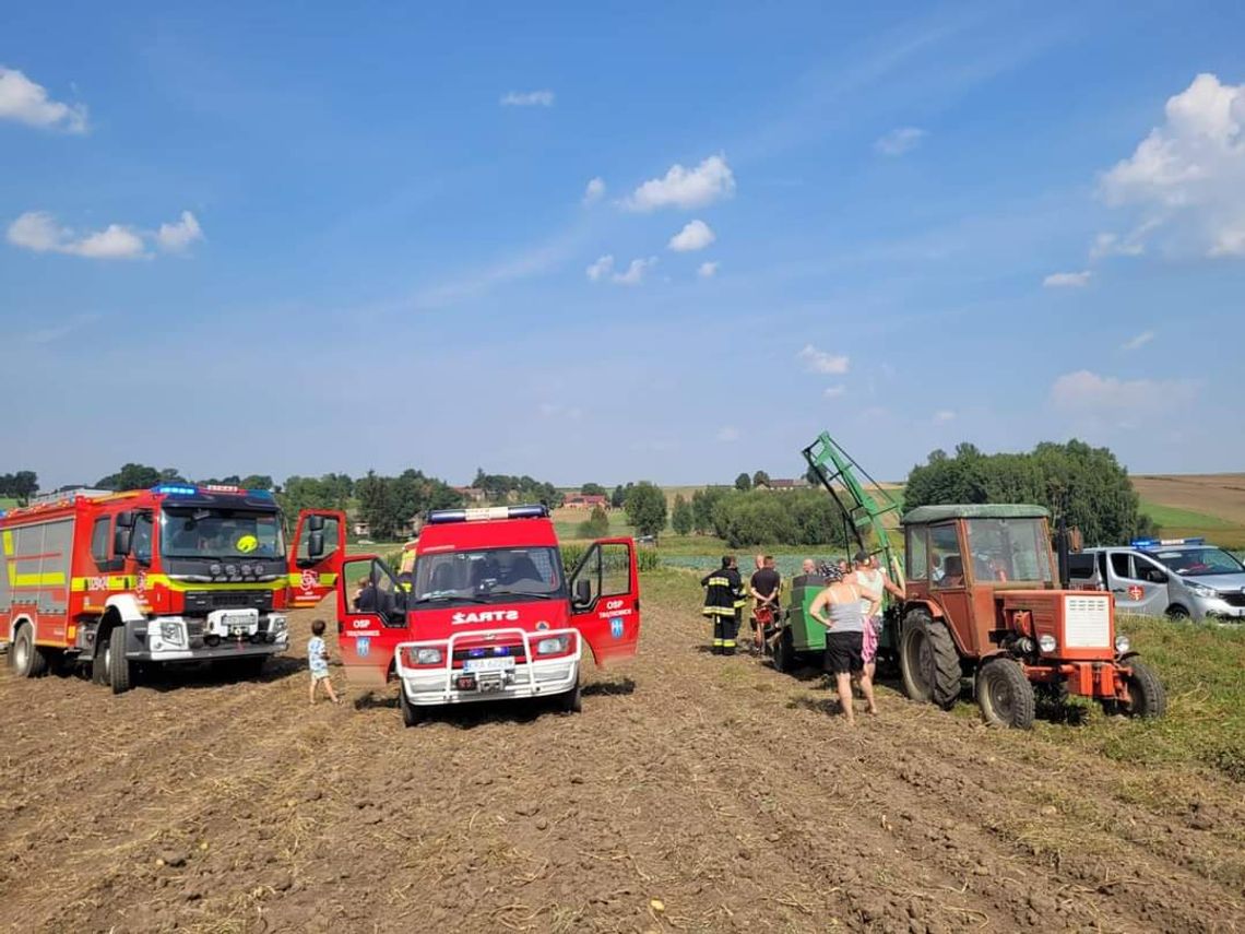 Poważny wypadek podczas prac polowych w Trątnowicach