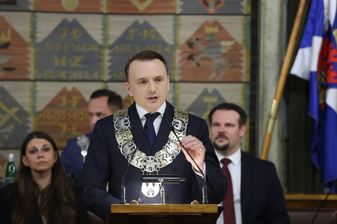 Kraków przywróci bilet 20-minutowy. Łukasz Gibała zapowiada zmiany od 2027 roku Łukasz Gibała zapowiedział powrót do biletu 20-minutowego. Ale to nie wszystko