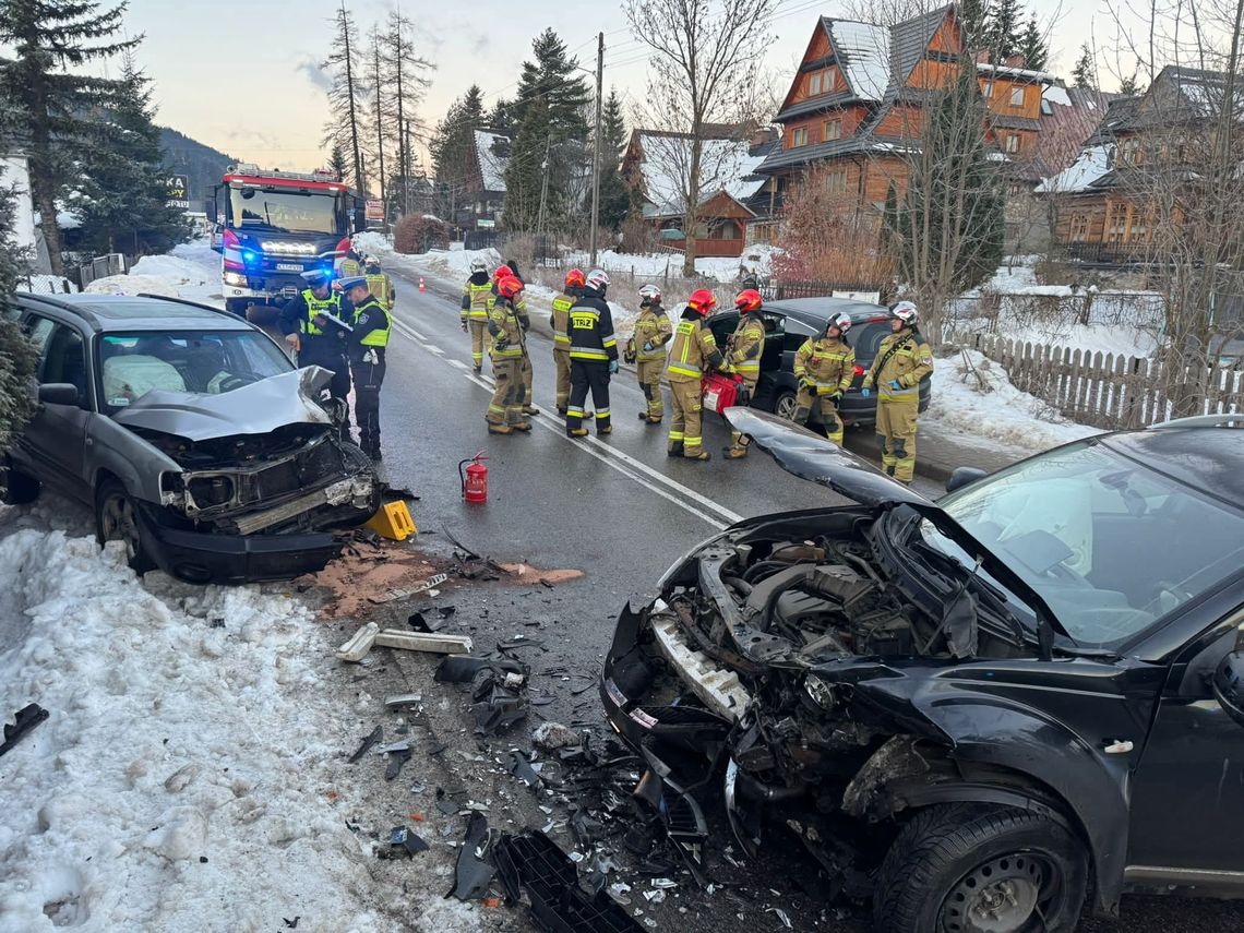 Zakopane, Krzeptówki, powiat tatrzański, Podhale, na sygnale, wypadek drogowy, akcja ratunkowa, akcja ratownicza