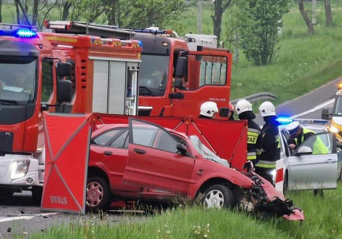 Makabryczny wypadek w Kogutku i śmierć na trasie olkuskiej [ZDJĘCIA]