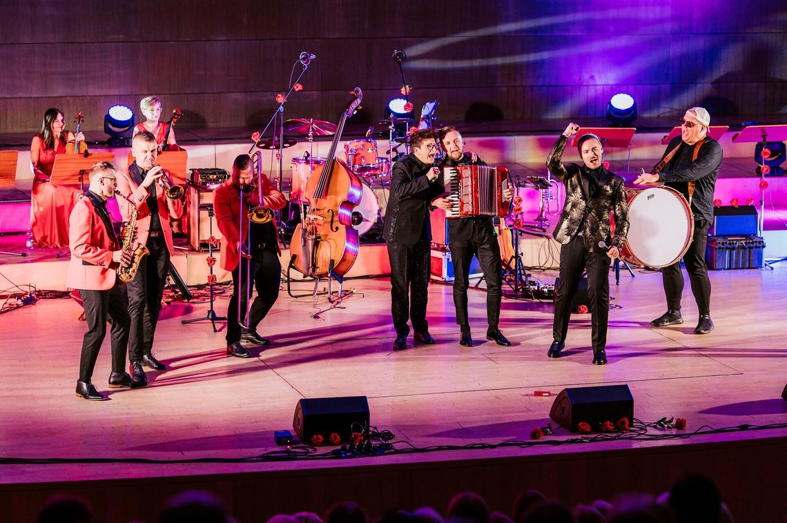 „Z Tobą chcę oglądać świat” – wyjątkowy koncert z orkiestrą już 14  marca w Kinie Kijów!