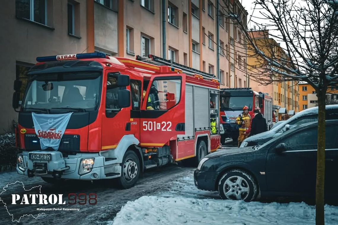 Niedzielny pożar w bloku przy ulicy Skalskiej w Olkuszu [FOTO]