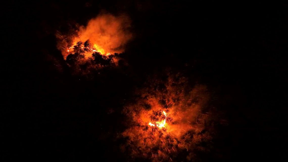 Nocna walka z żywiołem pod Czarnym Dunajcem. Strażacy użyli dronów, by namierzyć ogień Podhale, pożar lasu, pożar terenu torfowisk, podczerwone, Czarny Dunajec, Piekielnik, Orawa, Podhale, powiat nowotarski