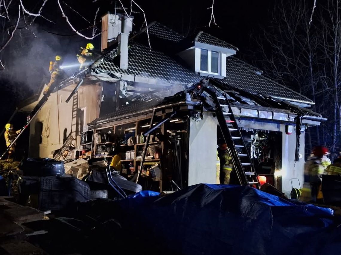 Nocne pożary w powiecie krakowskim. Walka z ogniem w Krzeszowicach i Włosaniu [FOTO]