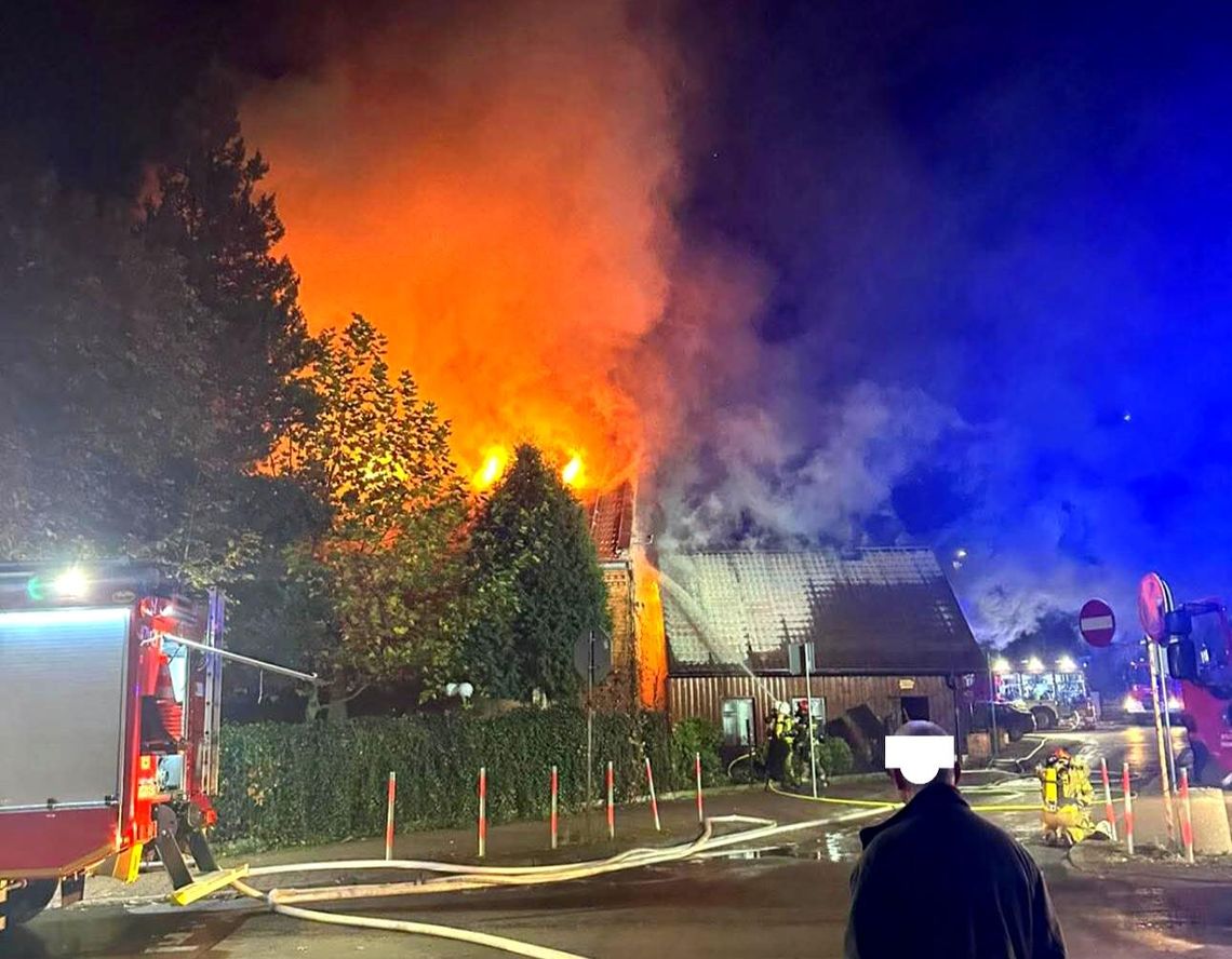 Pożar, Myślenice, pożar w Myślenicach, pożar budynku mieszkalnego w Myślenicach, akcja gaśnicza, straż pożarna