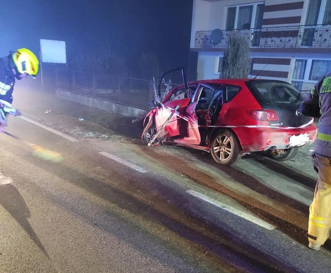 Nocny wypadek na trasie łączącej Słomniki z Proszowicach. Kierowca ranny [FOTO]