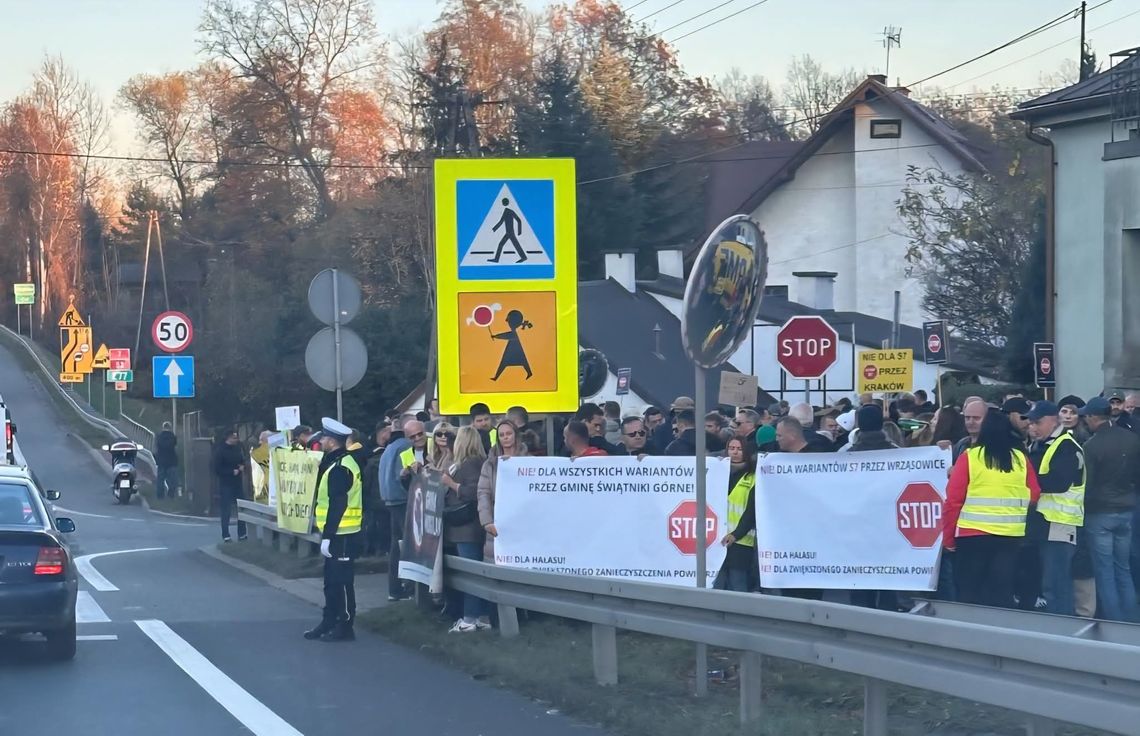 Nowe warianty S7 wywołały falę sprzeciwu. Będą kolejne protesty na Zakopiance Mogilany, trasa S7, Wieliczka, Kraków, gmina Świątniki Górne, powiat krakowski, powiat wielicki, protesty na Zakopiance, Zakopianka