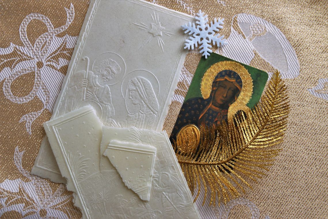 Opłatek Wigilijny. Historia, zwyczaje i współczesność