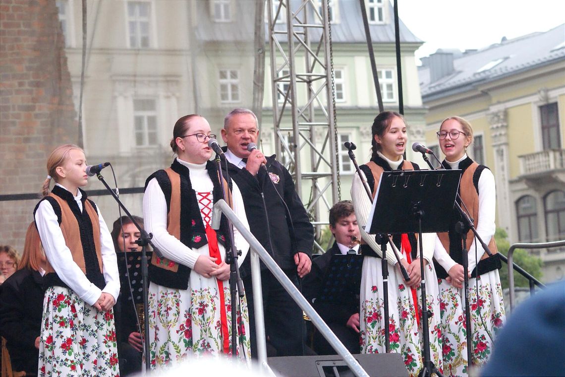 Orkiestra Dęta OSP Rabka-Zdrój oczarowała Kraków na Jarmarku Bożonarodzeniowym [FOTO, FILM]