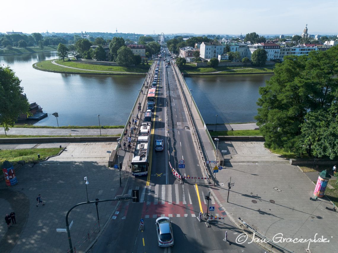 Paraliż komunikacyjny w Krakowie? Ruszył remont Mostu Dębnickiego [FOTO]