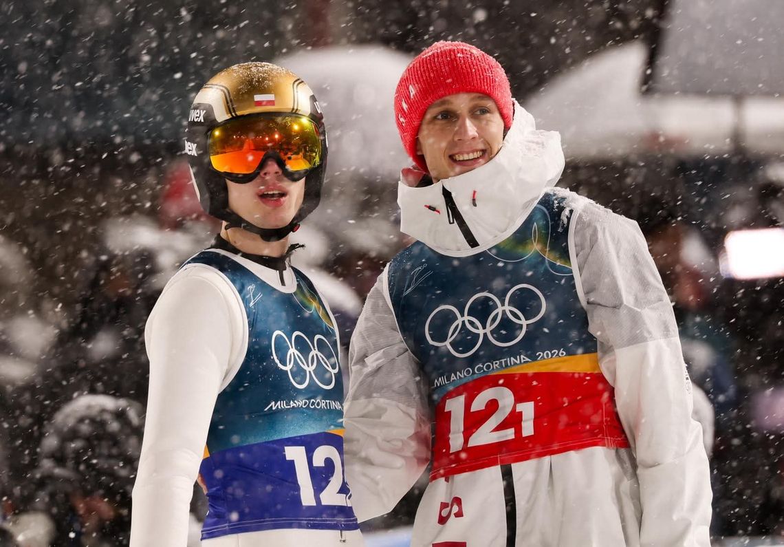 Polacy ze srebrem w cieniu wielkiej śnieżycy! Niesamowity finał konkursu duetów na Igrzyskach Paweł Wąsek, Kacper Tomasiak, skoki narciarskie, konkurs duetów, Igrzyska Olimpijskie
