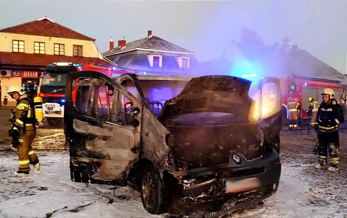 Poranny pożar samochodu dostawczego w Starym Sączu