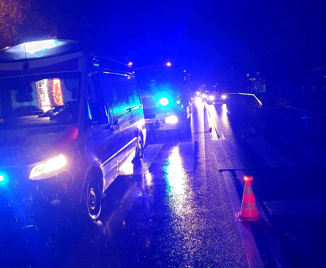 Brzeska, Kraków, potrącenie pieszego na ulicy Brzeskiej, na sygnale, akcja ratunkowa, akcja służb ratunkowych