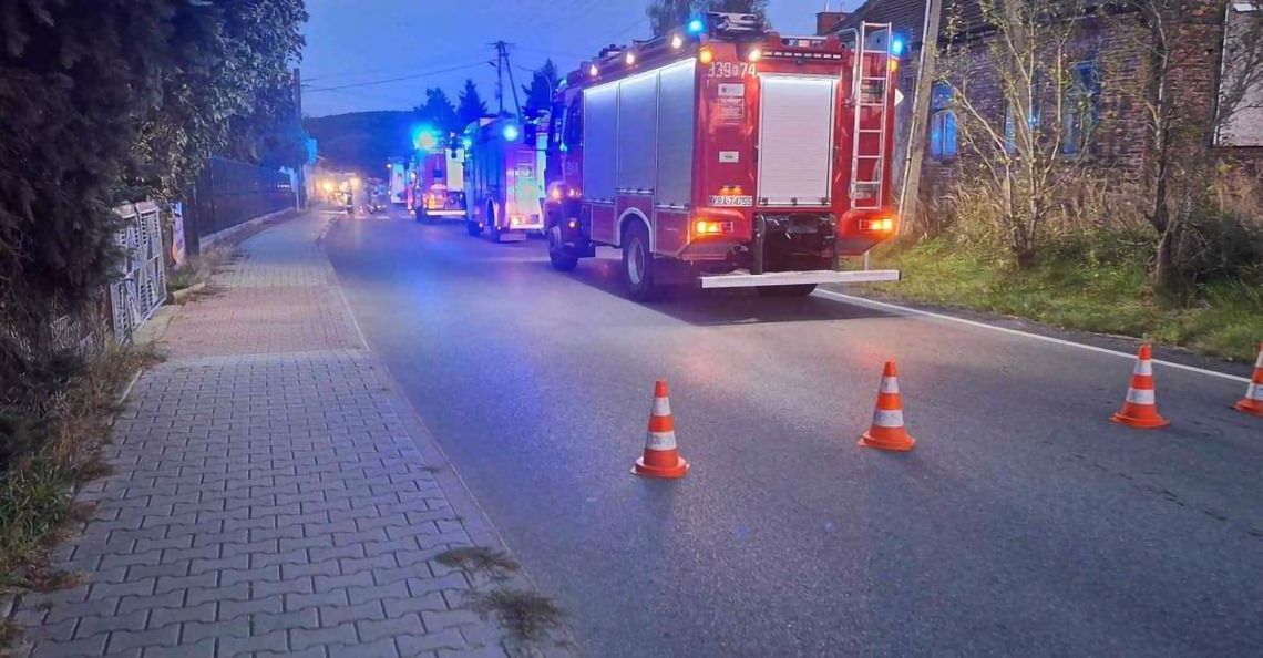 Samochód osobowy potrącił kobietę na przejściu dla pieszych w Skawinie