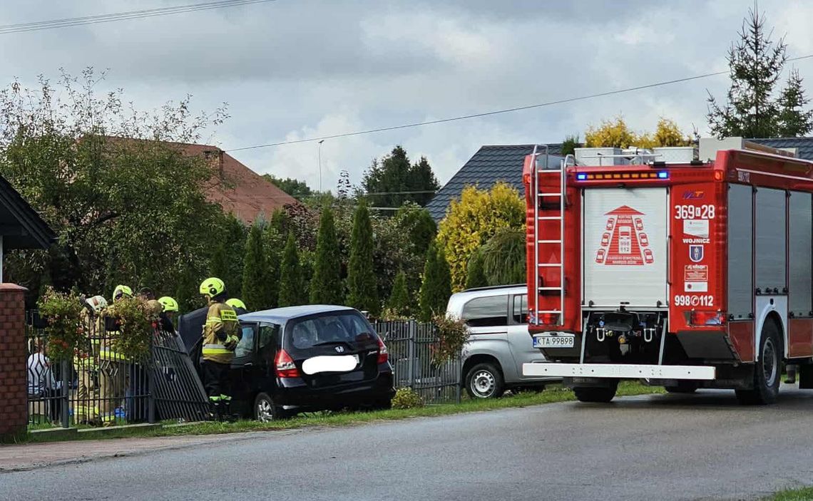 Biadoliny Radłowskie, wypadek w Biadolinach Radłowskich, wypadek w powiecie tarnowskim, powiat tarnowski, na sygnale, akcja ratownicza