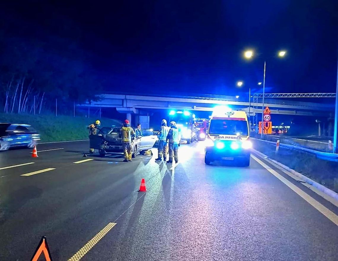 Wypadek na A4, zderzenie samochodów pod Krakowem, Kraków, Balice, autostrada A4, poszkodowana kobieta w ciąży, kobieta w ciąży ranna w wypadku na A4