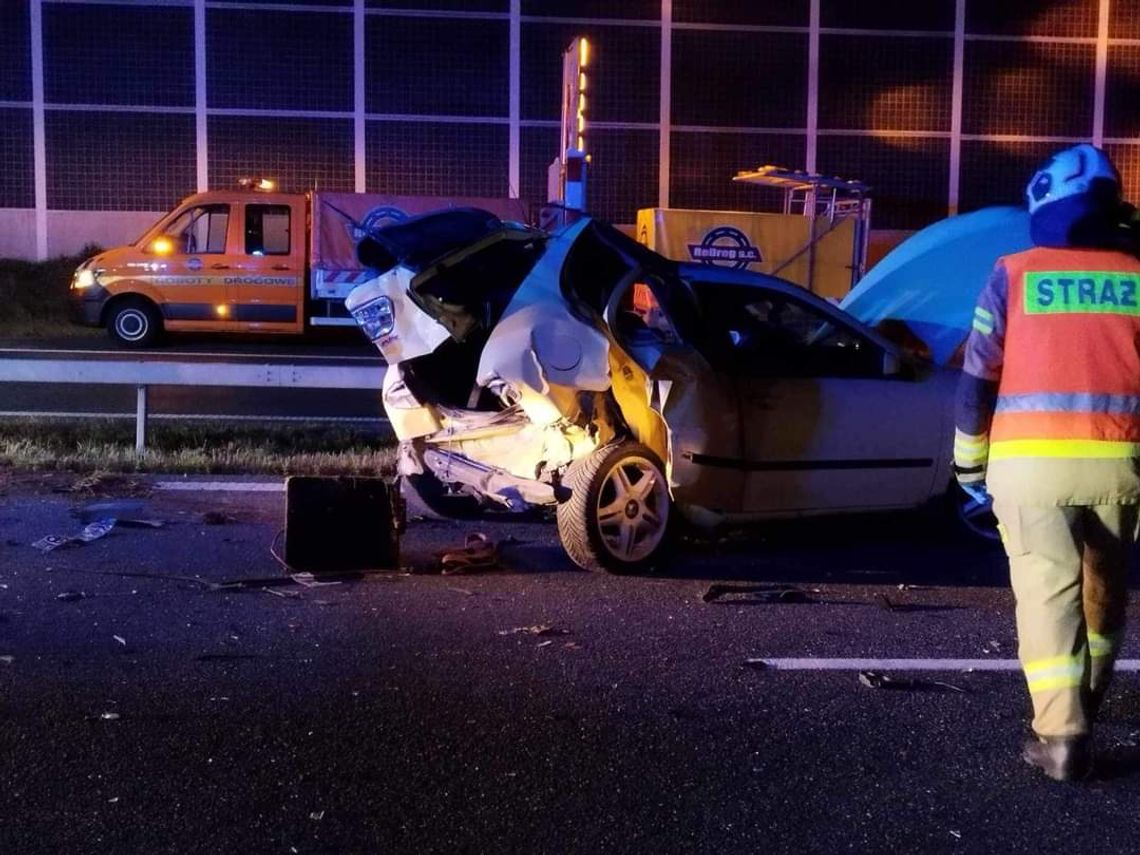 Poważny wypadek na A4. Trzy osoby w szpitalu, dwie uciekły