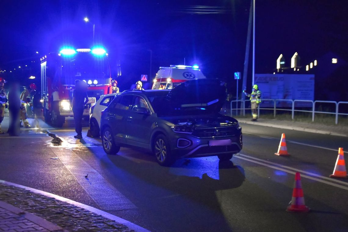 Mszana Dolna, wypadek drogowy Mszanie Dolnej, zderzenie samochodów w Mszanie Dolnej, na sygnale, powiat limanowski, straż pożarna, pogotowie ratunkowe