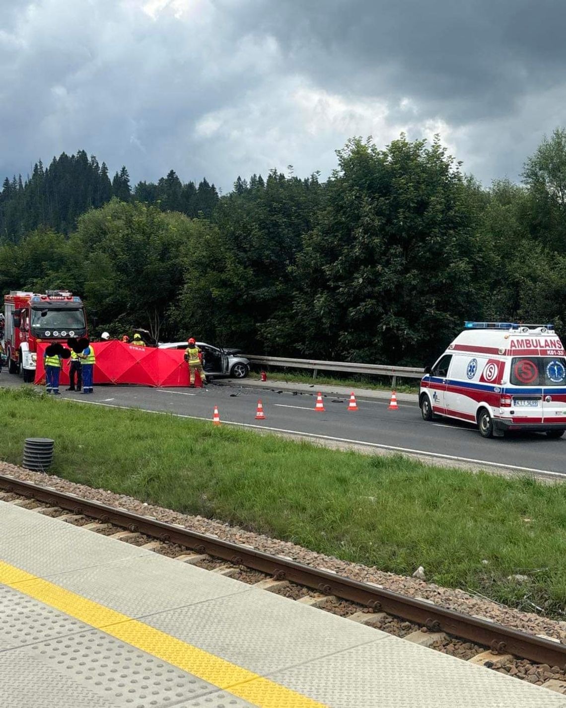 Na zdjęciu miejsce wypadku drogowego w Poroninie