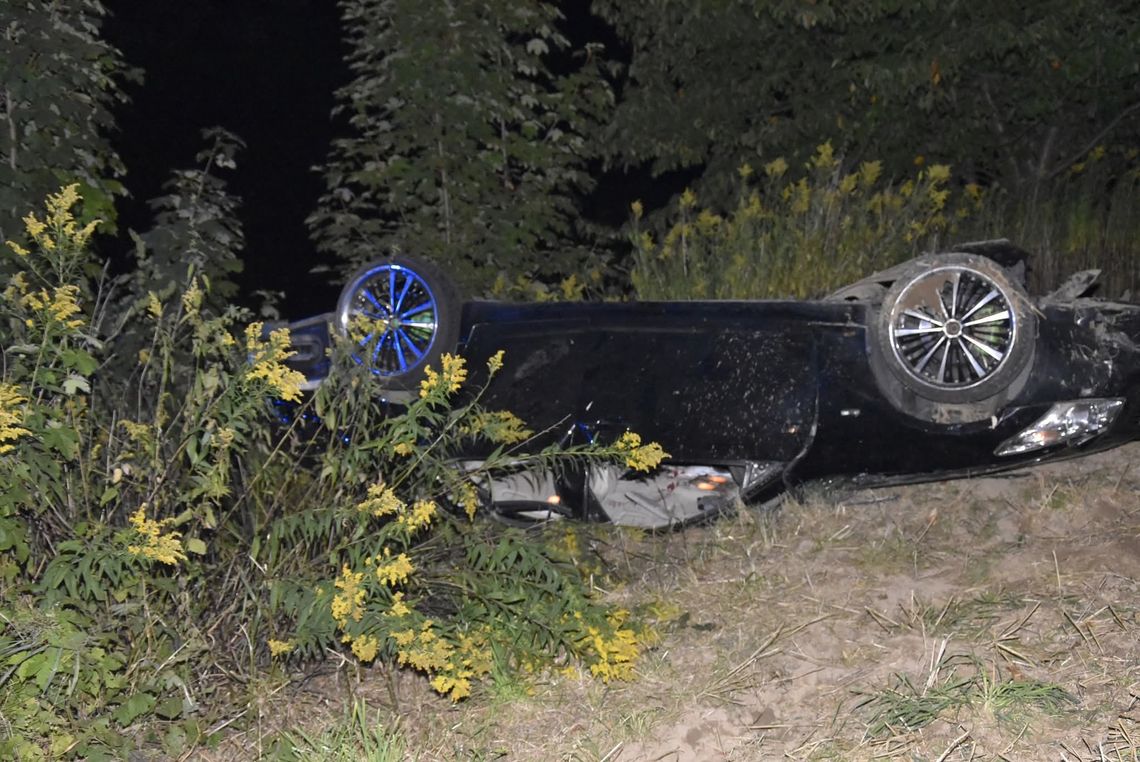 wypadek w Łękawicy, Łękawica, wypadek w powiecie Tarnowskim, młody kierowca, brawura na drodze, poszkodowane osoby, poważny wypadek, na sygnale