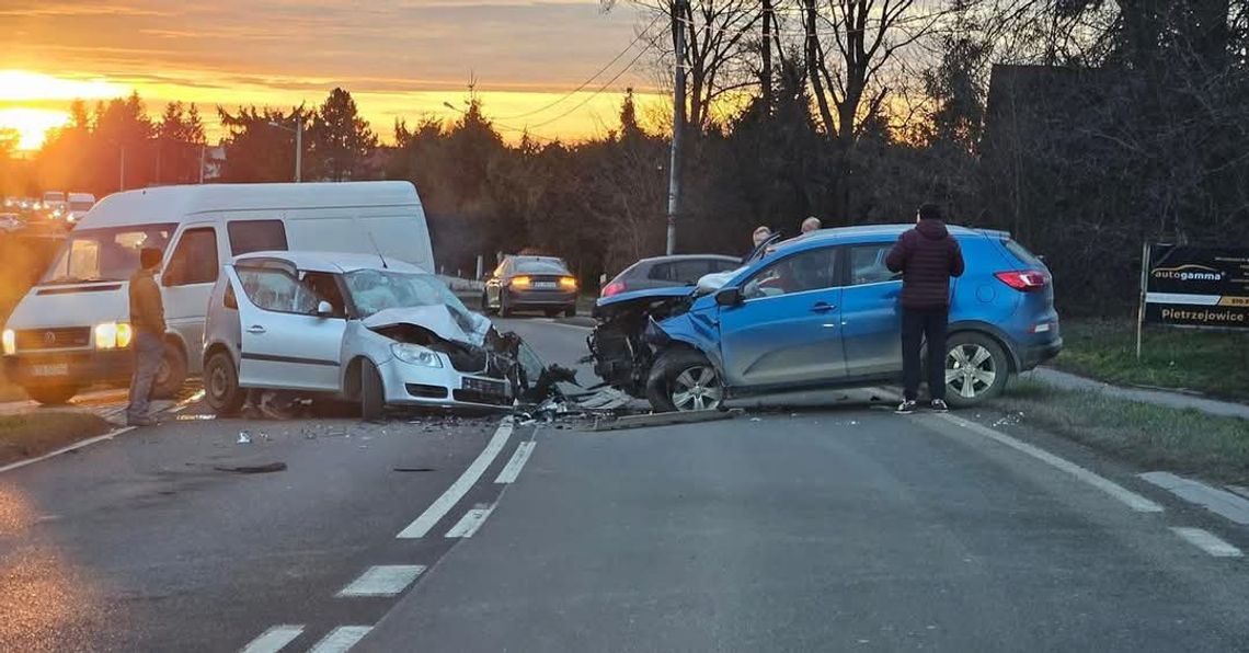 Poważny wypadek w Luborzycy. DW776 całkowicie zablokowana [FOTO]