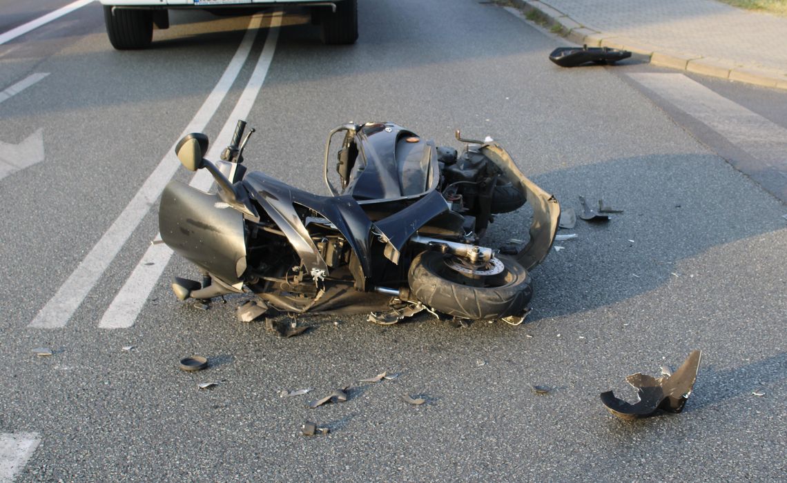 wypadek Oświęcim, wypadek Legionów Garbarska, zderzenie skuter Ford Oświęcim, ranny motorowerzysta Oświęcim, wypadek drogowy Oświęcim
