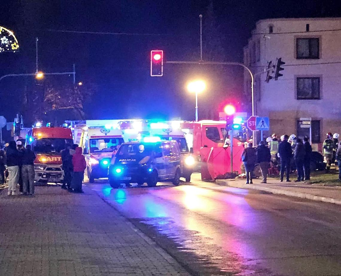 Słomniki, skrzyżowanie w Słomnikach, wypadek drogowy, wypadek w Słomnikach, akcja ratunkowa, akcja ratownicza, dwie osoby zostały ranne, dwie osoby w szpitalu