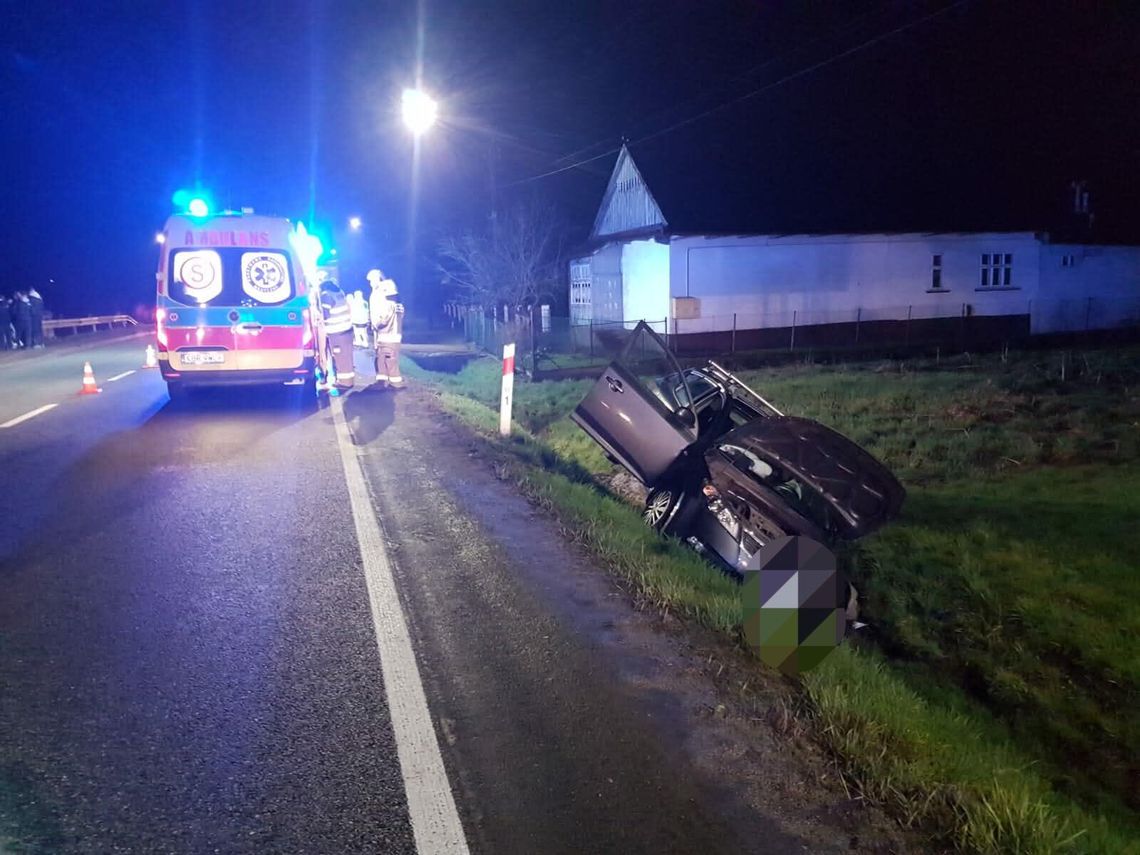 Poważny wypadek w Uszwi. Jedna osoba ranna po zderzeniu na trasie Brzesko-Nowy Sącz [ZDJĘCIA]