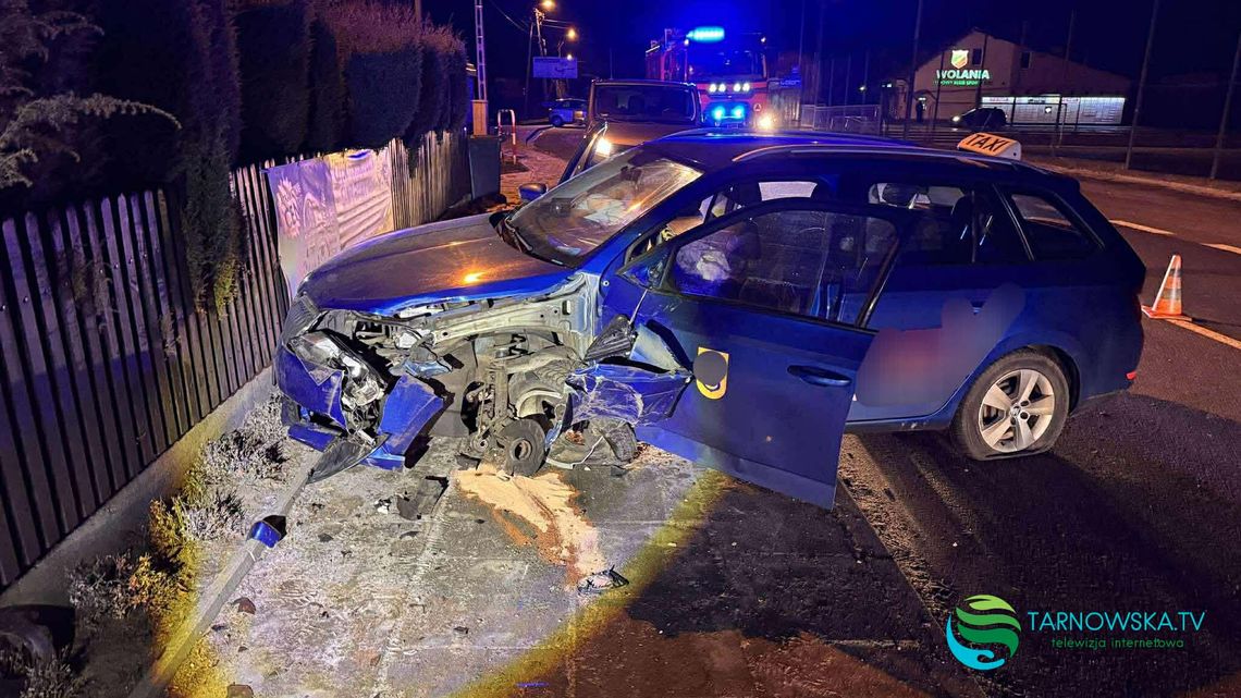 Wola Rzędzińska, powiat tarnowski, gmina Tarnów, wypadek samochodowy, wypadek samochodu osobowego, akcja ratunkowa, kierowca w szpitalu