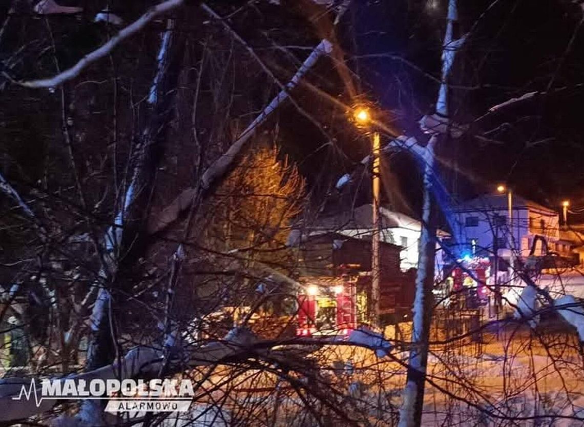 Pożar poddasza domu w Rdzawce. Szybka reakcja strażaków [FOTO]