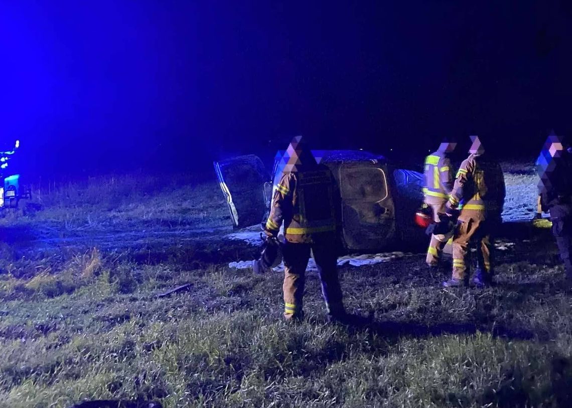 pożar samochodu osobowego w Piekielniku, akcja strażaków, akcja gaśnicza, pożar samochodu osobowego, Podhale, gmina Czarny Dunajec, Piekielnik