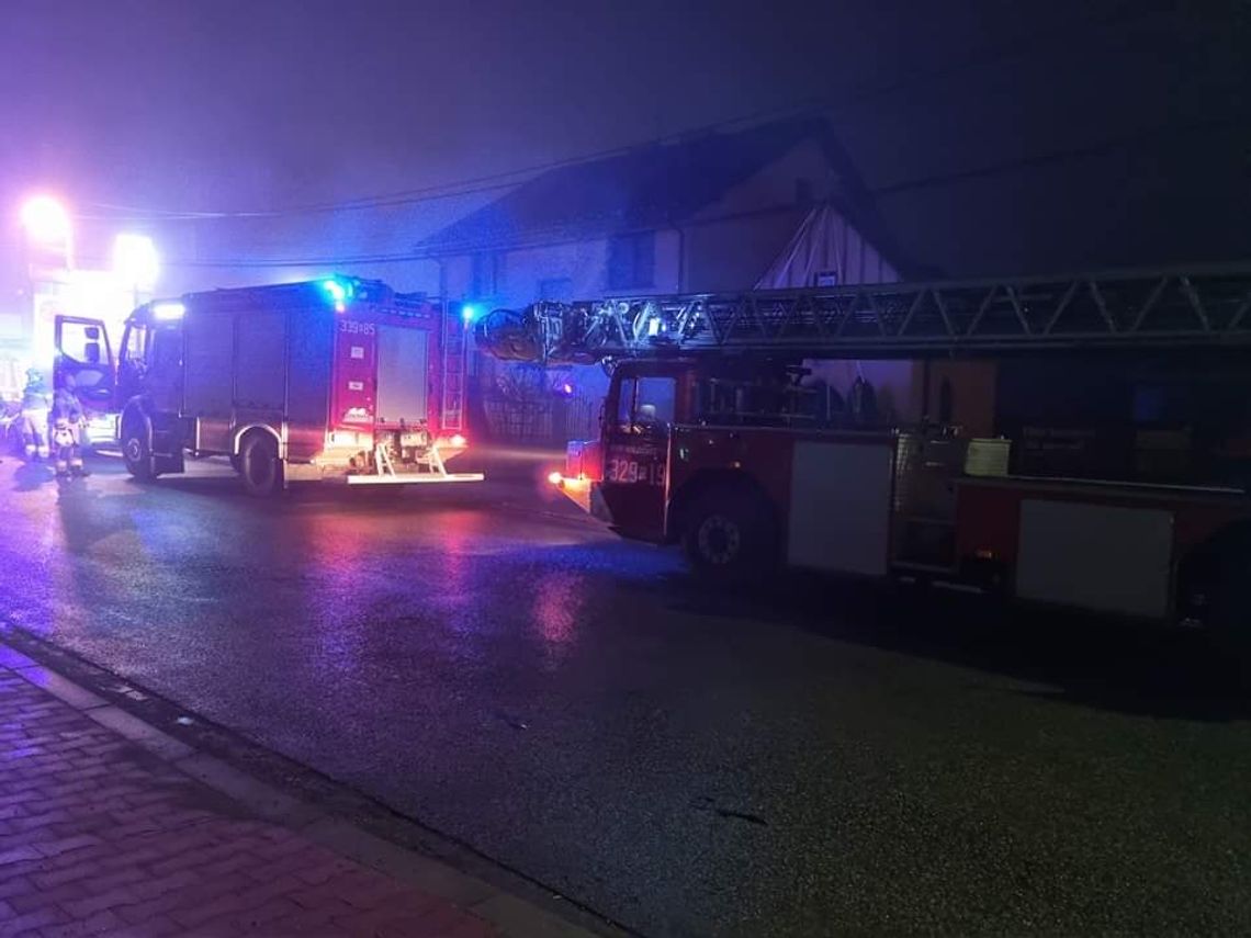 Pożar w Iwanowicach. Bezdomni palili kozą (ZDJĘCIA)