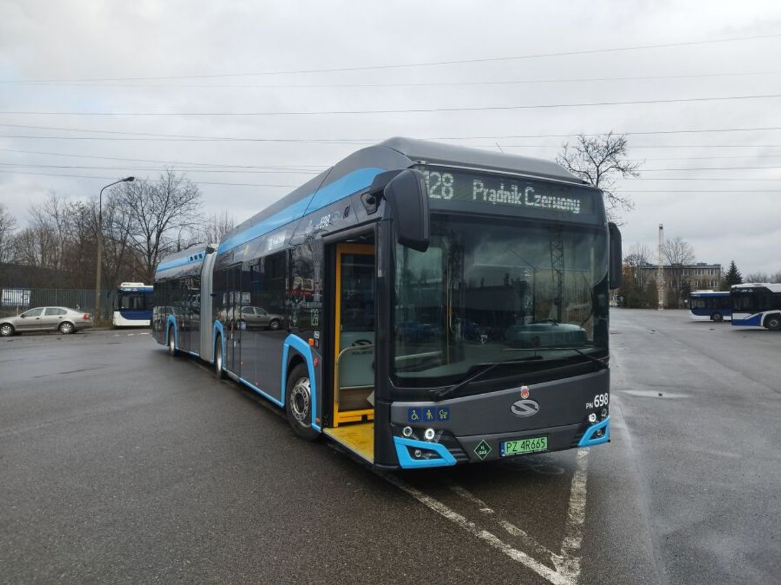 Na zdjęciu przegubowy autobus zasilany wodorem – Solaris Urbino 18 Hydrogen