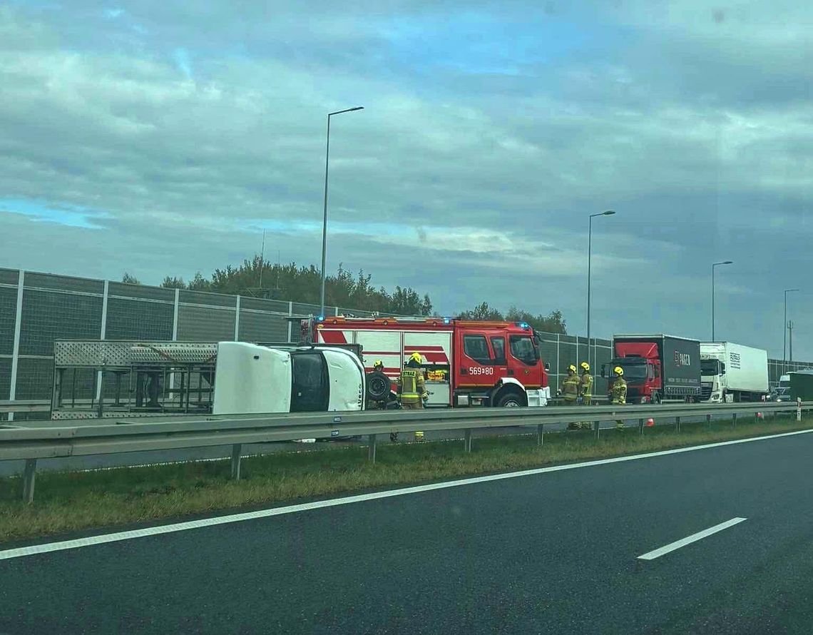 Laweta, Autostrada A4, utrudnienia, na sygnale, wypadek drogowy, A4, Kraków, Rzeszów, utrudnienia