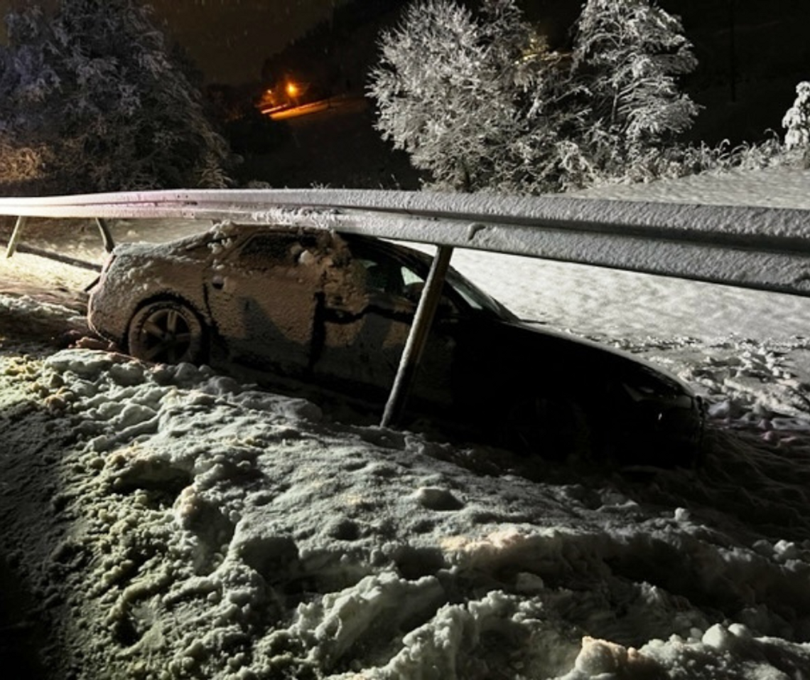 Sądecczyzna. Tragiczne warunki na drogach. Wiele kolizji (ZDJĘCIA)