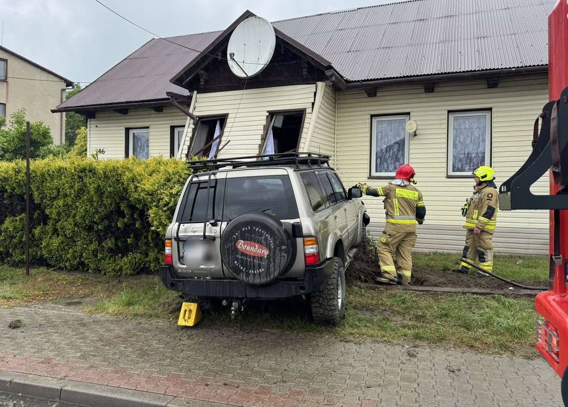 wypadek Maków Podhalański, samochód wjechał w dom, DK28 wypadek, Maków Podhalański wypadek samochodowy, kolizja Maków Podhalański