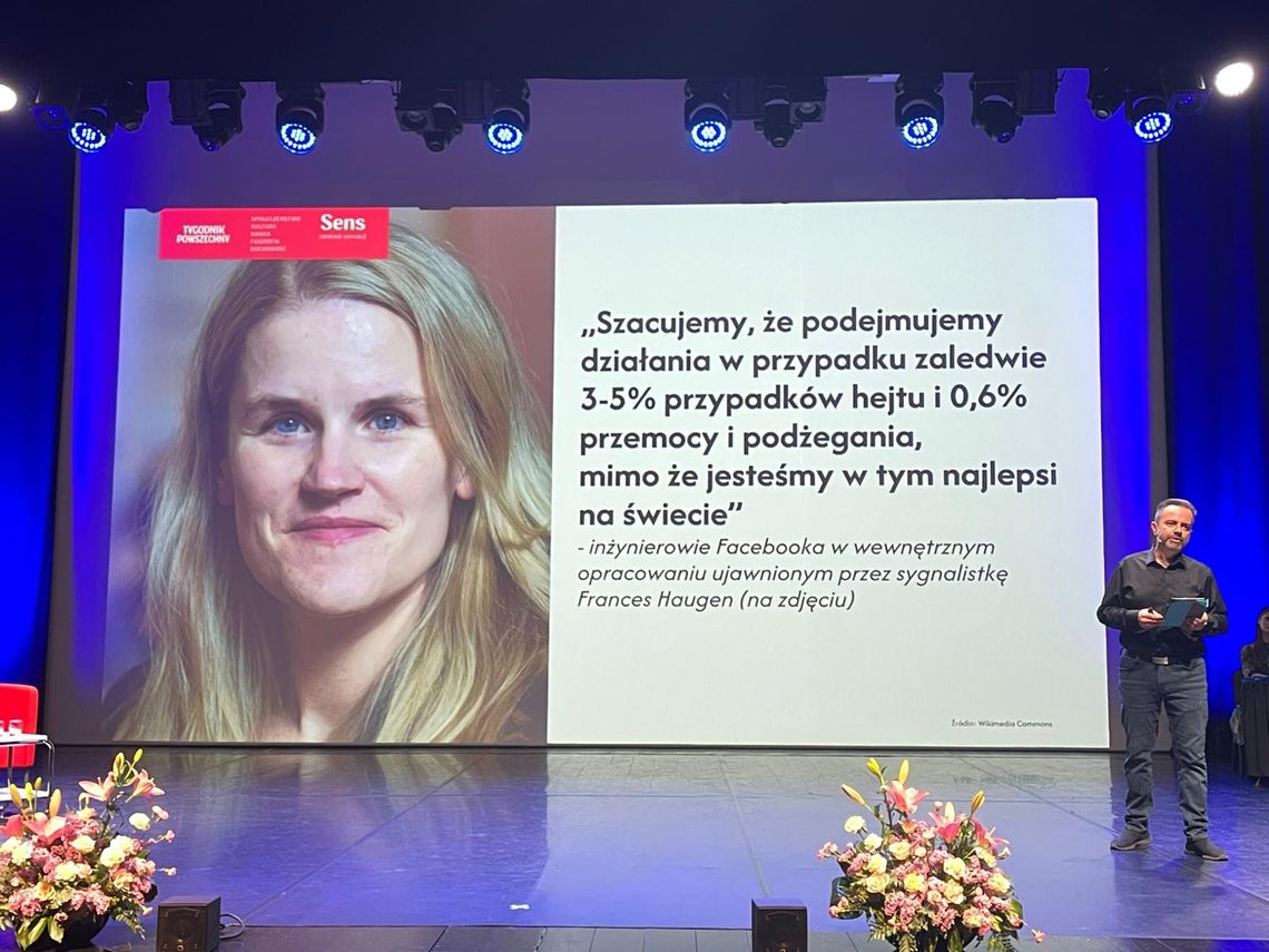 Seniorzy z CAS Popatrz Sercem na konferencji „Tygodnik Trzeciego Wieku”