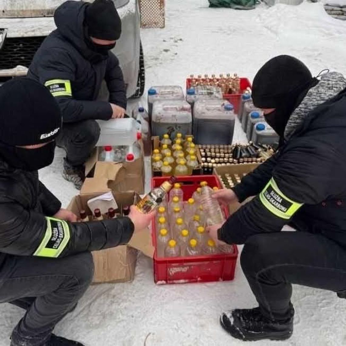 Krajowa administracja skarbowa, puchar świata w Zakopanem, Zakopane, nielegalny grzaniec, niebezpieczny alkohol, na sygnale, policja, mandat, nielegalny alkohol