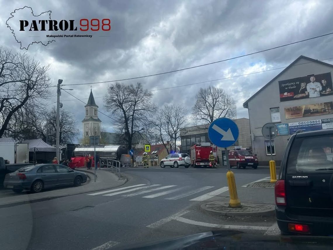 Śmiertelne potrącenie pieszego przez ciężarówkę w centrum Liszek [FOTO]