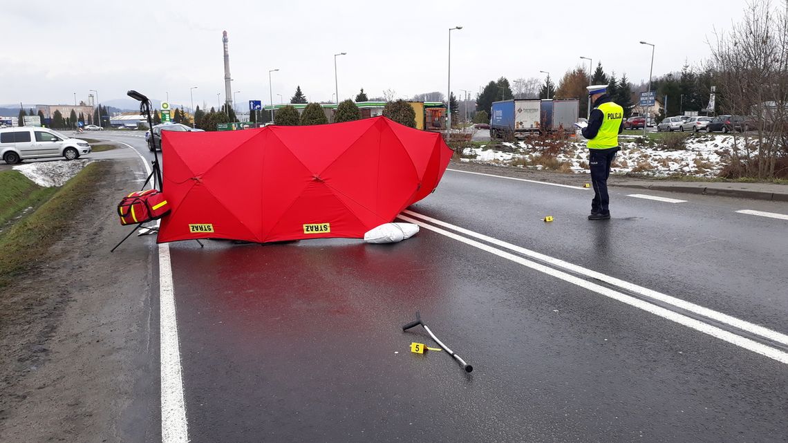 Na zdjęciu miejsce śmiertelnego potrącenia 50-latka w Gorlicach