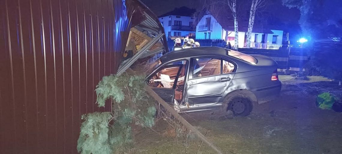 Szaleństwo pijanego Ukraińca zakończone na garażu w Polance Wielkiej [FOTO]