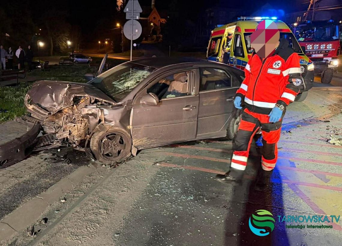 Szynwałd, powiat tarnowski, wypadek samochodowy, pijany kierowca, na sygnale, akcja ratunkowa, akcja ratownicza