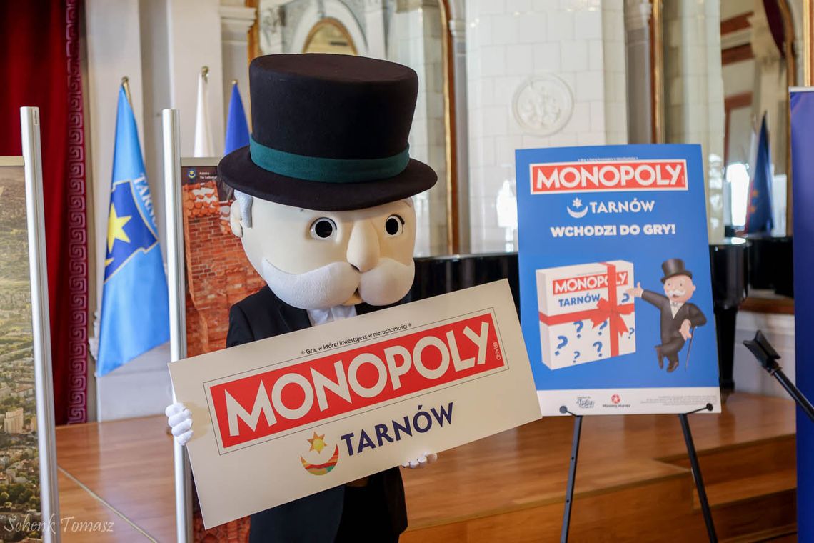 Maskotka Monopoly z grą w Tarnowie