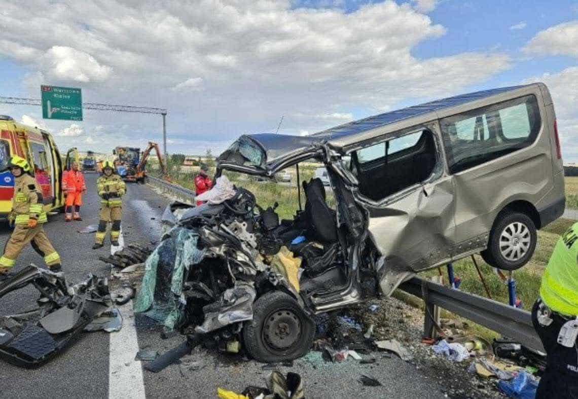 wypadek S7, wypadek Mierzawa, wypadek Świętokrzyskie, wypadek bus ciągnik, 4 ofiary
