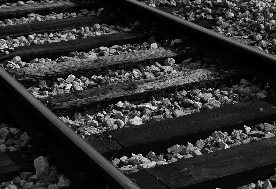 Tragedia w krakowskich Opatkowicach. Pociąg śmiertelnie potrącił 31-latka Opatkowice, Kraków, tragedia na torach w Krakowie, nie żyje 31-letni mężczyzna