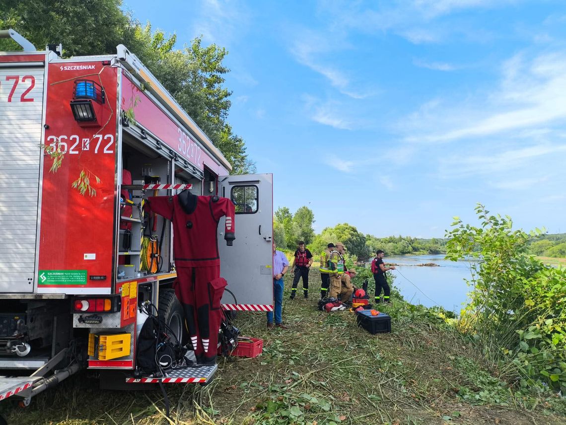 ciągnik Dunajec, wypadek Łukanowice, zaginął operator, poszukiwania Dunajec, tragedia Łukanowice