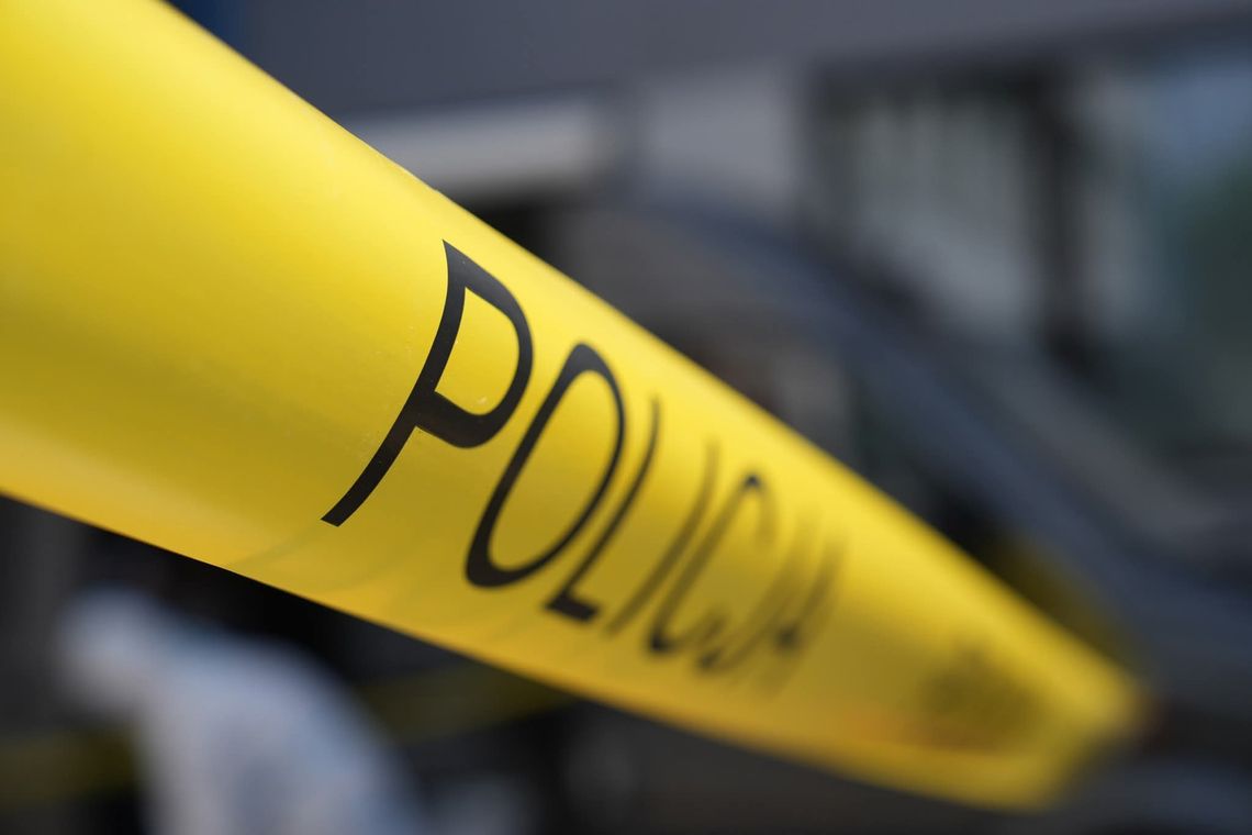 Tragedia w miejscowości Targowisko. W stawie odnaleziono ciało człowieka Zwłoki, Targowisko, powiat wielicki, na sygnale, zwłoki w stawie, akcja ratunkowa, akcja służb