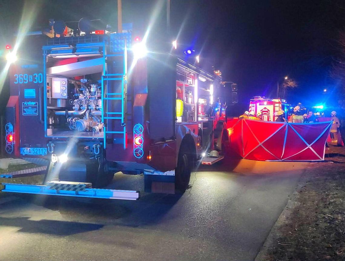 Tragedia w Nowej Jastrząbce. Nie żyje mężczyzna potrącony przez samochód osobowy Nowa Jastrząbka, na sygnale, powiat tarnowski, akcja ratunkowa, śmiertelne potrącenie mężczyzny