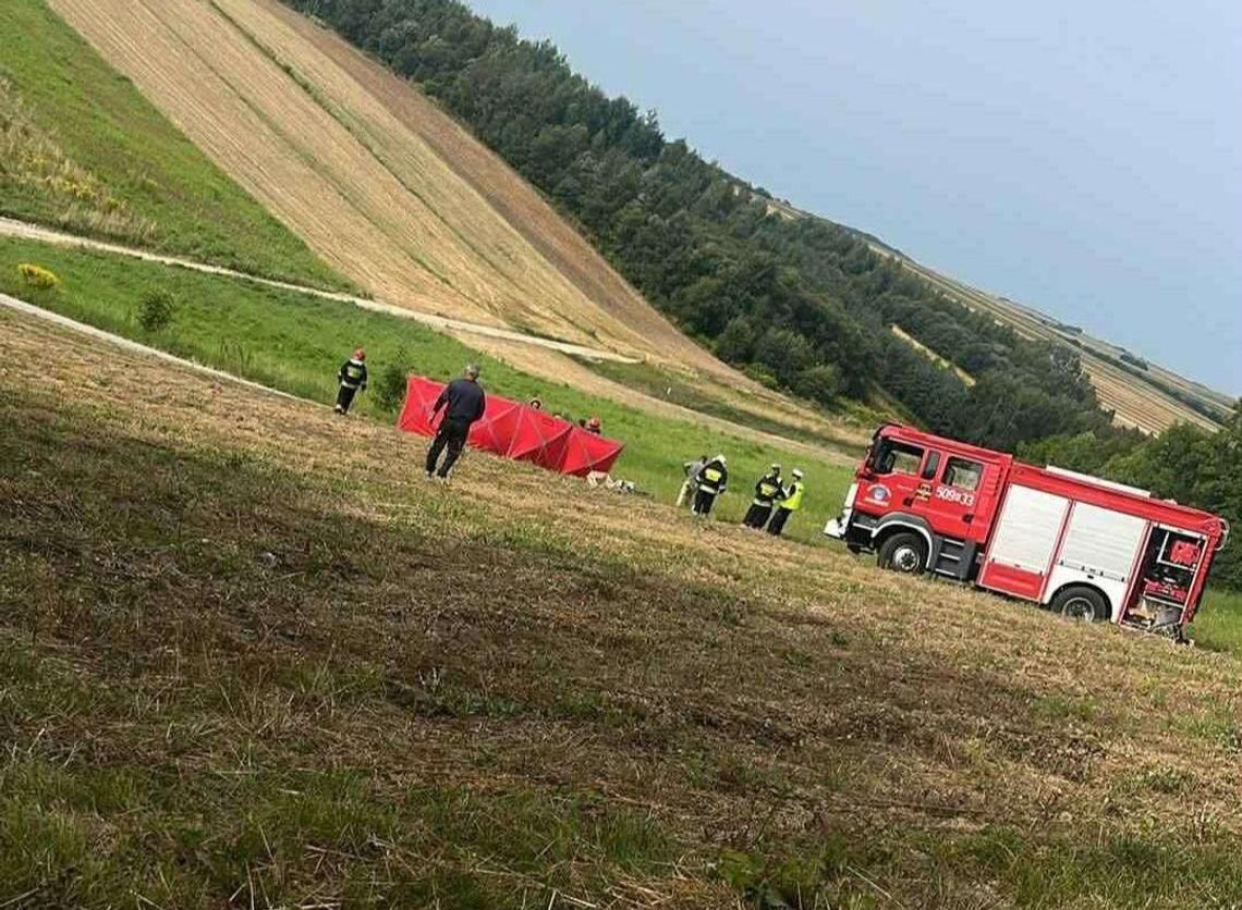 wypadek rolniczy, tragiczny wypadek, Jangrot, powiat olkuski, ciągnik, śmierć, przygnieciony przez ciągnik, wypadek w polu, rolnik, śmiertelny wypadek, LPR, straż pożarna, bezpieczeństwo w rolnictwie, wypadek Jangrot, wypadek Olkusz, tragedią rolnik, przygniecenie ciągnikiem