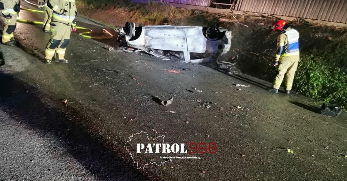 wypadek Narama, pożar samochodu Narama, zwłoki w samochodzie Narama, tragiczny wypadek pod Krakowem, wiadomości Kraków